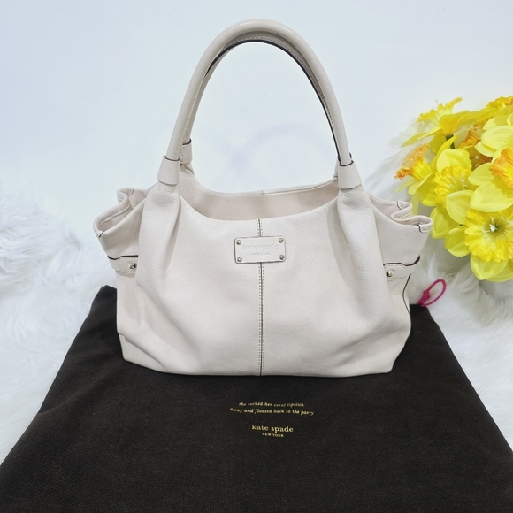 kate spade Handbags - Kate Spade satchel bag cream color
